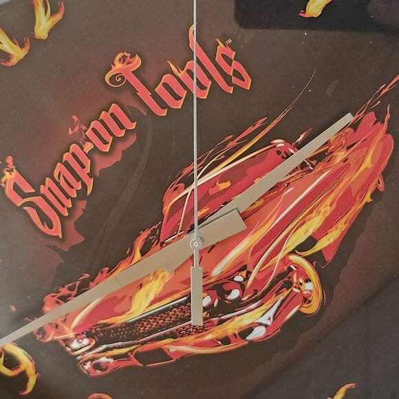 Snap-On Tools Round 14in Wall Clock Flaming Cadillac Convertible Silver Frame - Picture 2 of 4